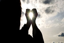 奇异果体育：主打节俭高效 小学冰球馆变身冰壶馆！记者探馆亚冬会央视新闻客户端.